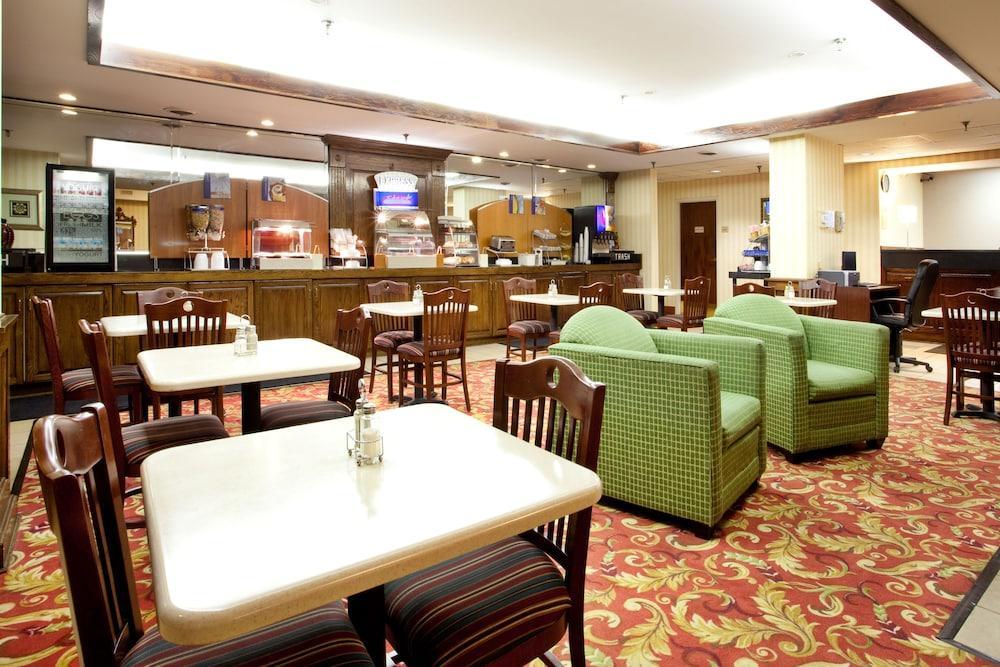 Holiday Inn Express - Chester By Ihg Eksteriør billede
